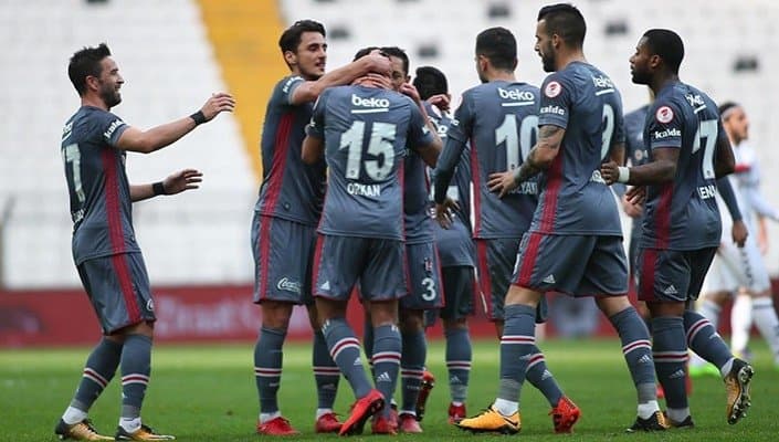 Beşiktaş gol olup, Manisaspor’a yağdı