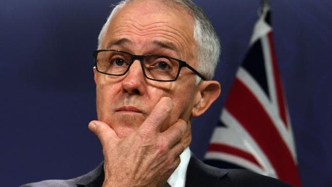 Başbakan Turnbull,çifte vatandaş olma ihtimali olan vekilleri Mahkemeye götürüyor
