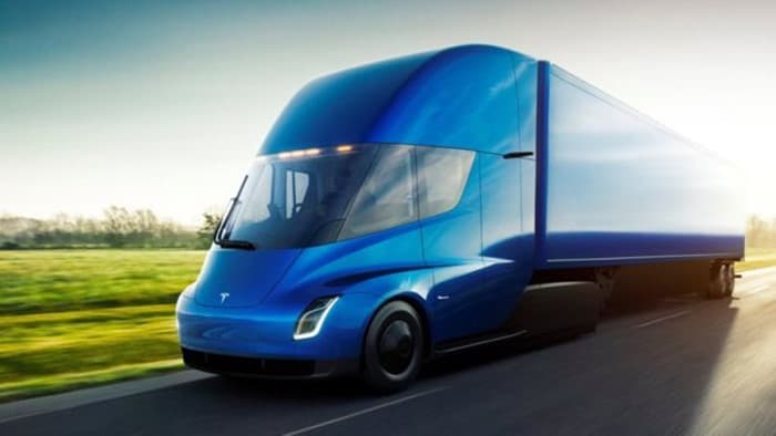 ŞARJDAN SONRA 800 KM GİDEN DÜNYANIN İLK ELEKTRİKLİ KAMYONU  YOLLARDA