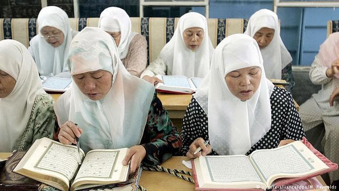 Çin Sincan’da “ülkeye uygun” Müslüman yetiştirmek istiyor