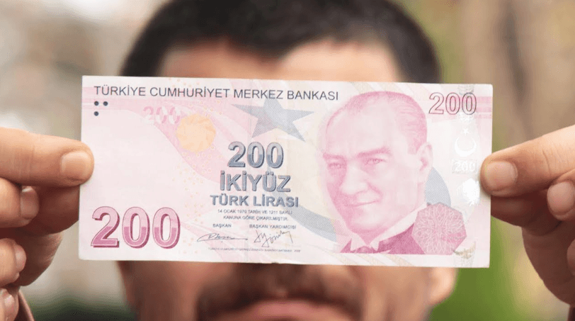 AKP, kötü ekonomik gidişe rağmen kamudaki israfı sürdürüyor