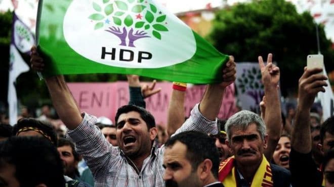 İçişleri Bakanlığı 9 HDP’li meclis üyesini görevden aldı, çoğunluk AKP’ye geçti