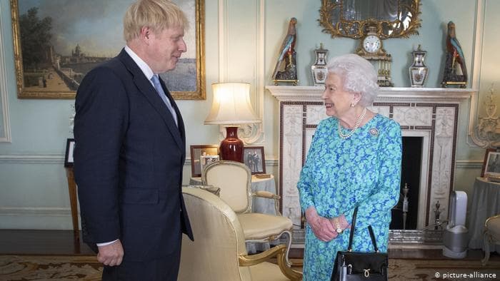 Boris Johnson kabine revizyonu ile başladı
