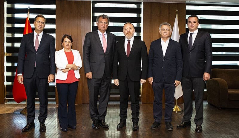 HDP heyeti TÜSİAD’ı ziyaret etti: Demokrasi ittifakı konusunda hazırlanan belgeler TÜSİAD’le paylaşıldı