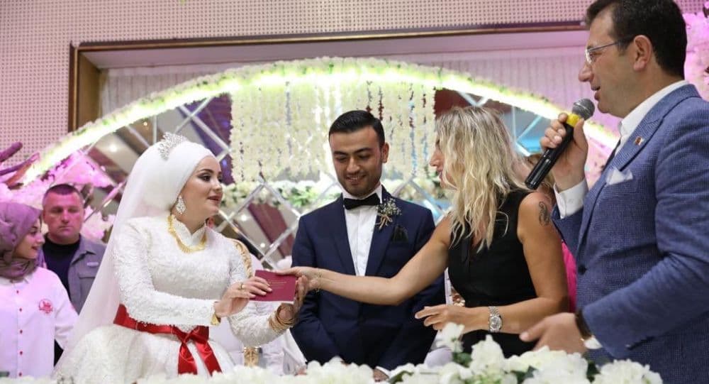 İmamoğlu’nun düğününe katıldığı gence ‘terörist’ diyen AKP’li Burhan Kuzu’ya dava