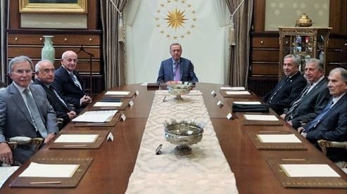 Maaşları 18 bin TL olan Saray’ın istişare üyelerden ilk fotoğraf