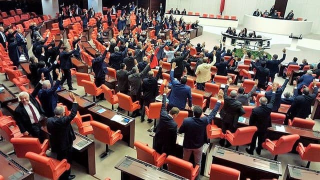 Yargı Reformu Paketi mecliste onaylanarak yasalaştı