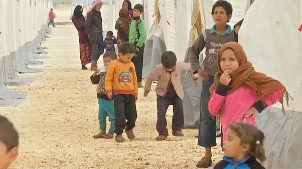 İdlib göçmen dalgası için endişelenen Merkel Türkiye’ye gidecek