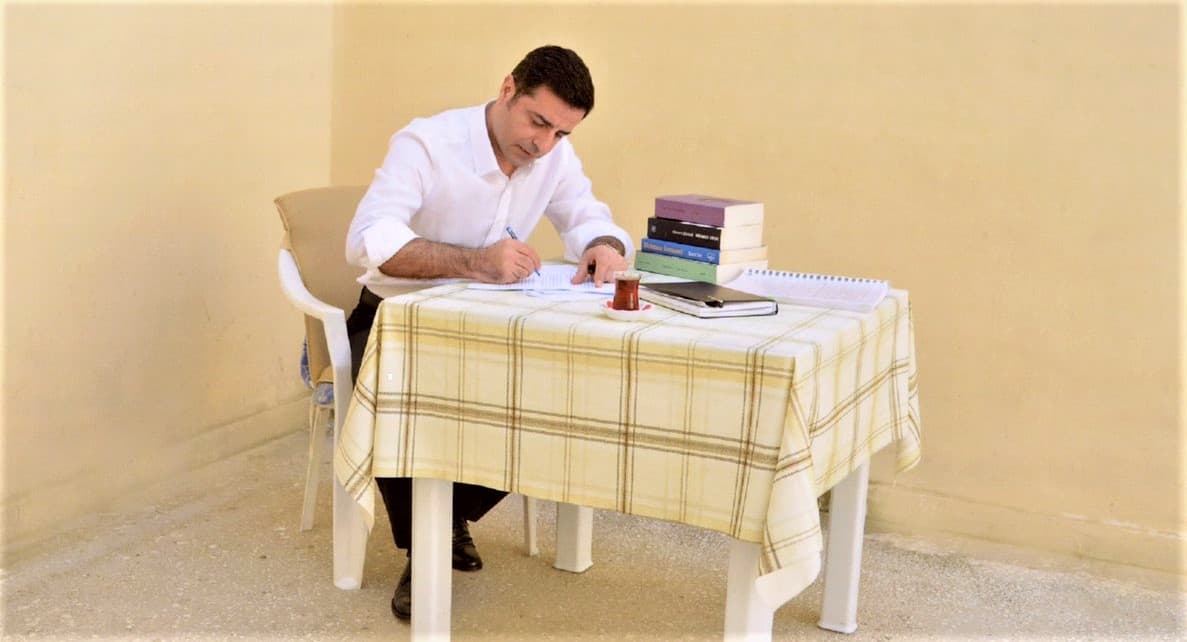 Selahattin Demirtaş köşe yazarlığına başlıyor