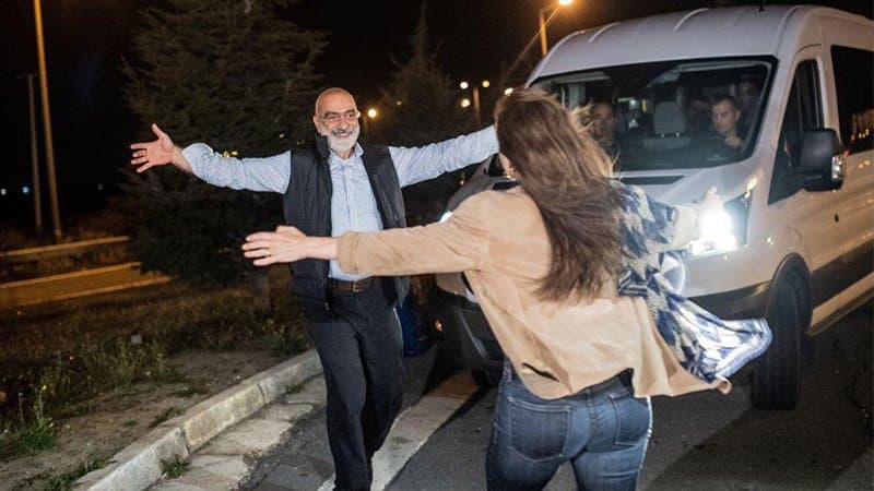 Ahmet Altan: Dev fay kırılmasını yaşıyoruz, bu bize ümitli bir gelecek vaat ediyor.