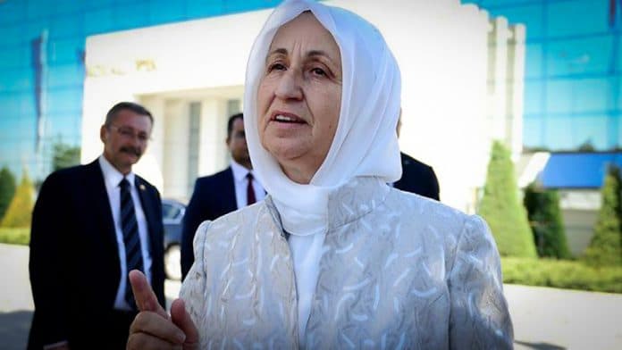 Aktivist Avazyan, Melek Anne’yi köşesine taşıdı: İpek kanatlı melek