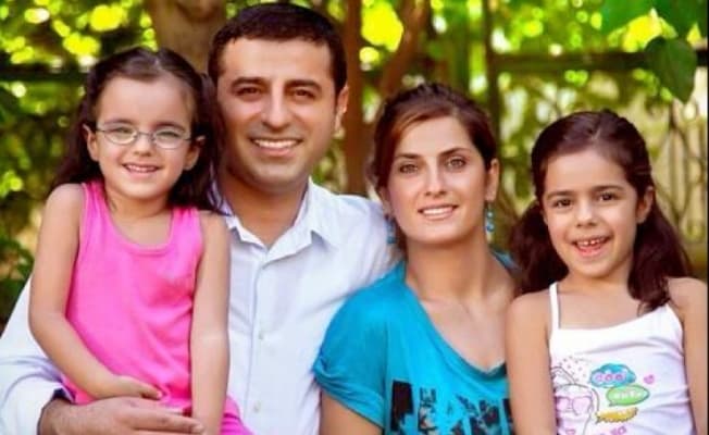 İktidara virüs bulaşmıyor: Demirtaş, Corona bahanesiyle kızlarıyla görüşmesine izin verilmedi!