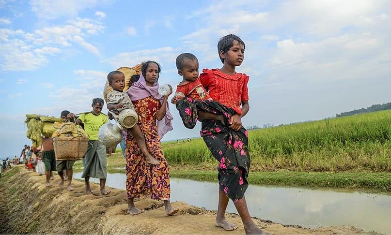 Myanmarlı askerler Arakanlı Müslümanlara soykırım yaptıklarını itiraf etti