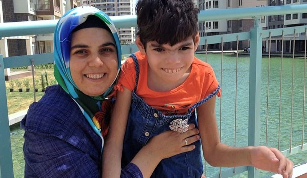 KHK’yı gerekçe gösterdiler: Yüzde 100 engelli Nurefşan’ı okuldan attılar