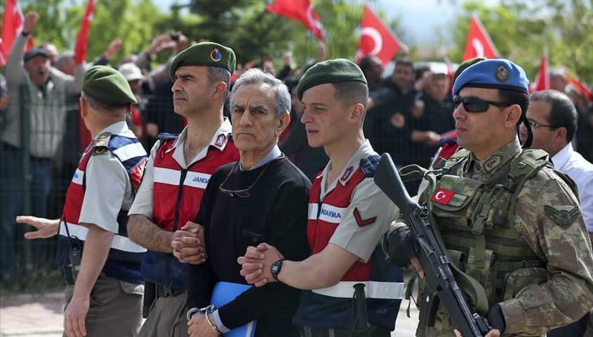 AKP adaleti: Ömür boyu hapis cezası verilen askerlerin mal varlıklarına da el konulacak