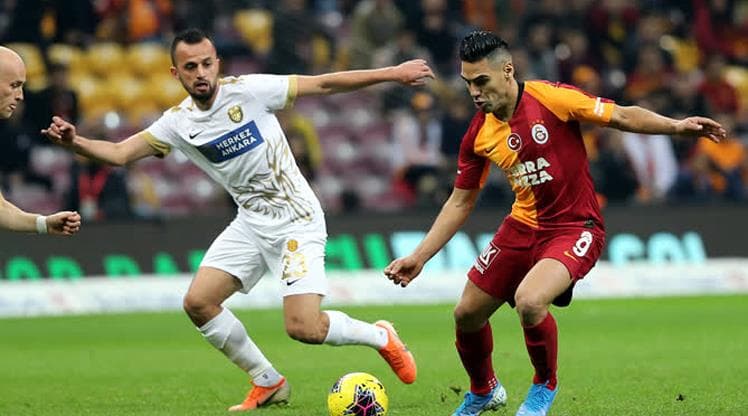 Lider Galatasaray Ankaragücü’ne mağlup oldu