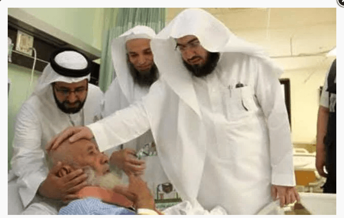 Kabe imamına bıçaklı saldırı girişimi