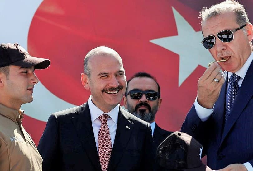 AKP Bakanı Soylu 17-25 Aralık’ı hatırlattı: Benden önceki içişleri bakanının oğlunun evinde para sayma makinesi çıktı