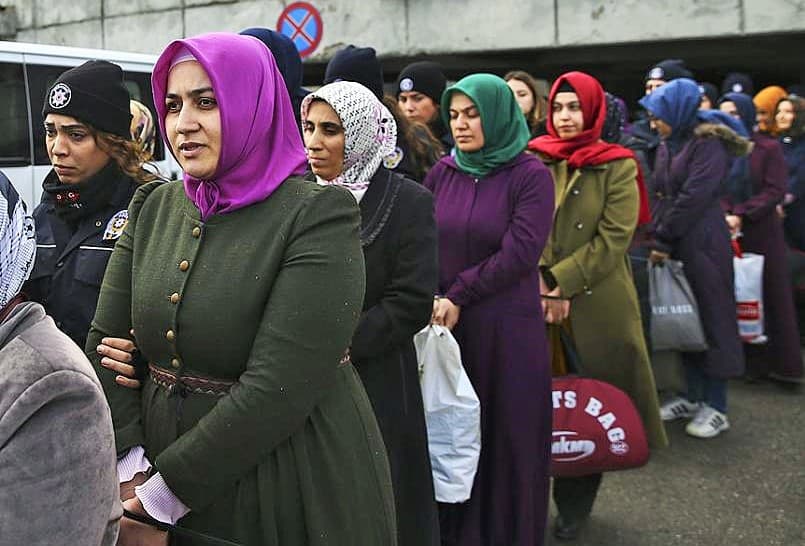 Başörtülülere zulmün zirve yaptığı Türkiye’de İslamafobia sempozyumu