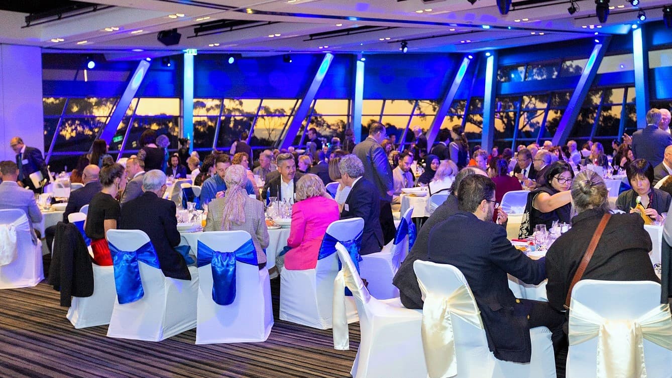 Eğitim Vakfı’nın iftarına büyük ilgi: Parlamento’daki milletveklinin yarısından fazlası aynı sofrada ağırlandı