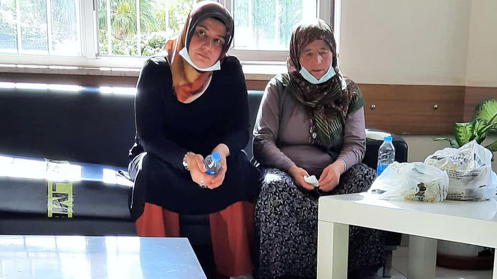 Aile boyu zulüm: Ayşe Özdoğan’ın kanser hastası 72 yaşındaki annesi gözaltına alındı