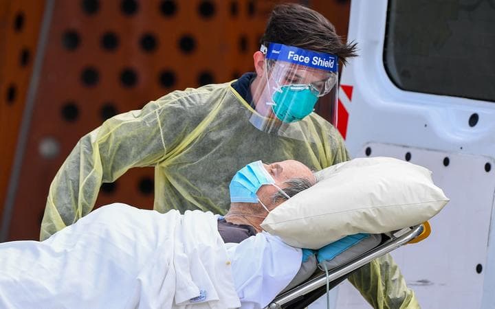 Avustralya, Delta ve Omicron varyantlarının etkisinde: Kovid-19’a yakalananların sayısı 300 bini geçti