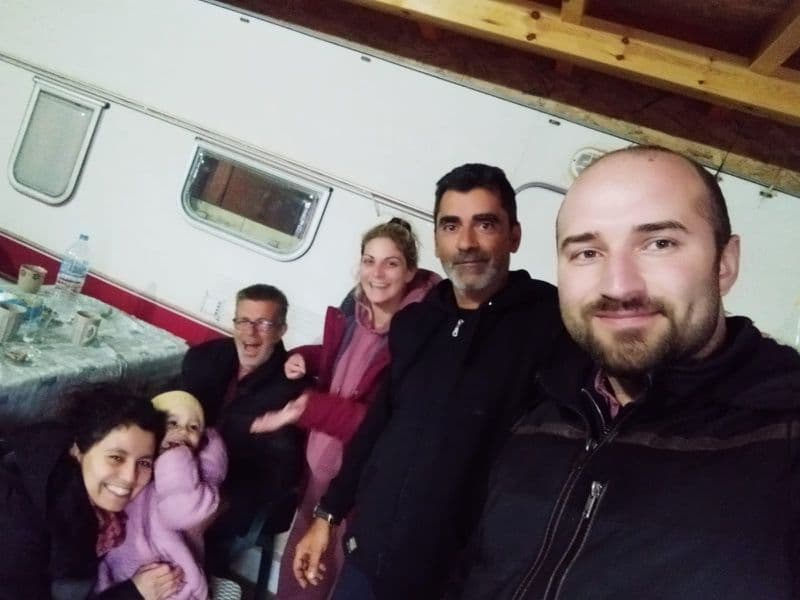 İltica süreci başladı: Pserimos adası sakinleri, mahsur kalan bebekli Kaplan ailesine sahip çıktı