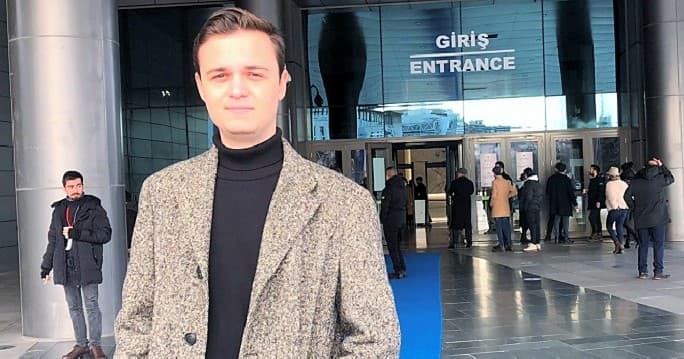 ‘Öküz saraya çıkmakla kral olmaz ama saray ahır olur’ tweetini alıntılayan öğrenci tutuklandı