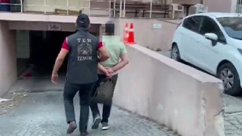 İzmir’de TEM polisi dronla çekip medyaya servis etti: 21 kişiye ters kelepçeli gözaltı