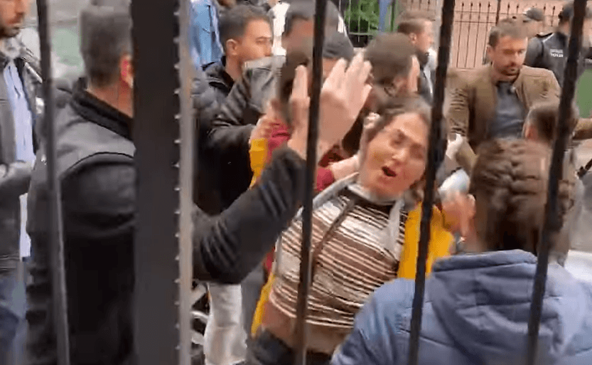 HDP’ye bir tehdit daha: Genel Merkezin önünde milletvekilleri ve yöneticiler darp ve tehdit edildi