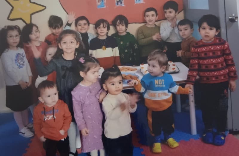 İzmir Cezaevi çocuk koğuşundan yürek burkan doğum günü fotoğrafı