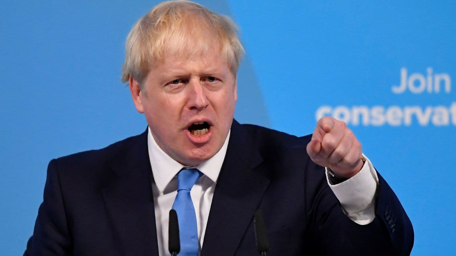 İngiltere’de Başbakan Boris Johnson görevinden istifa etti