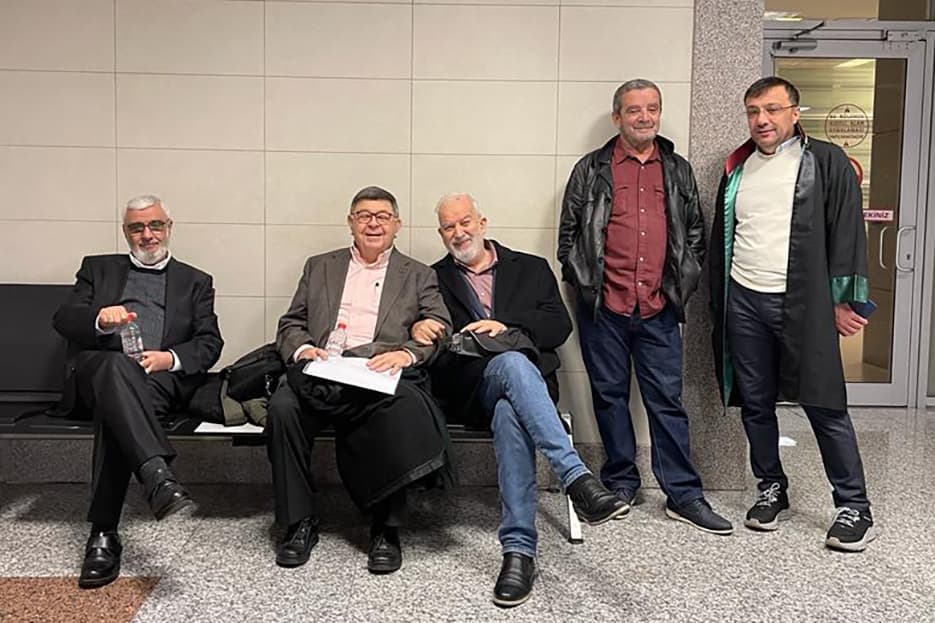 Zaman yazarlarına düşman cezası: Duruşumuzdan dolayı bu dayağı yedik