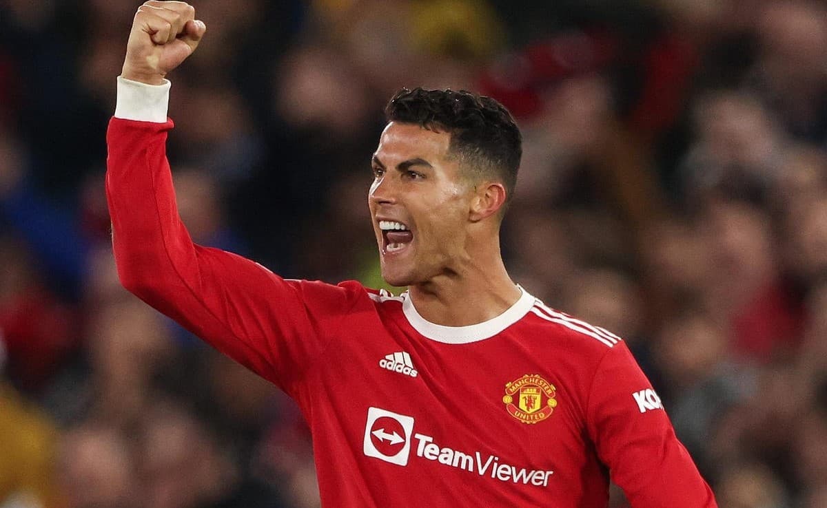 Ronaldo 500 milyon euroya transfer oldu