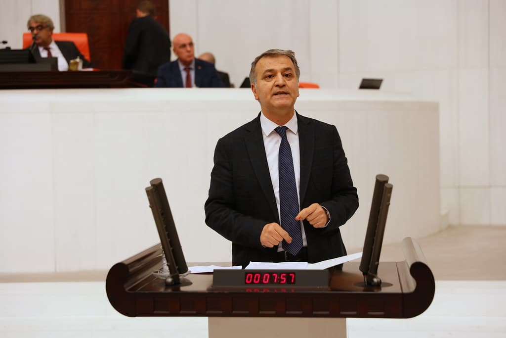 HDP’li Toğrul, Meclis’te iktidarın yüzüne: KHK’lılara 6 yıldır zulmediyorsunuz