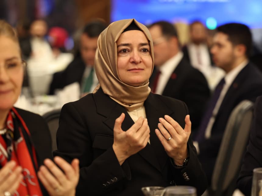 AKP’li eski Bakan Fatma Betül Sayan Kaya ve eşinden 1,3 milyar TL’lik fon vurgunu
