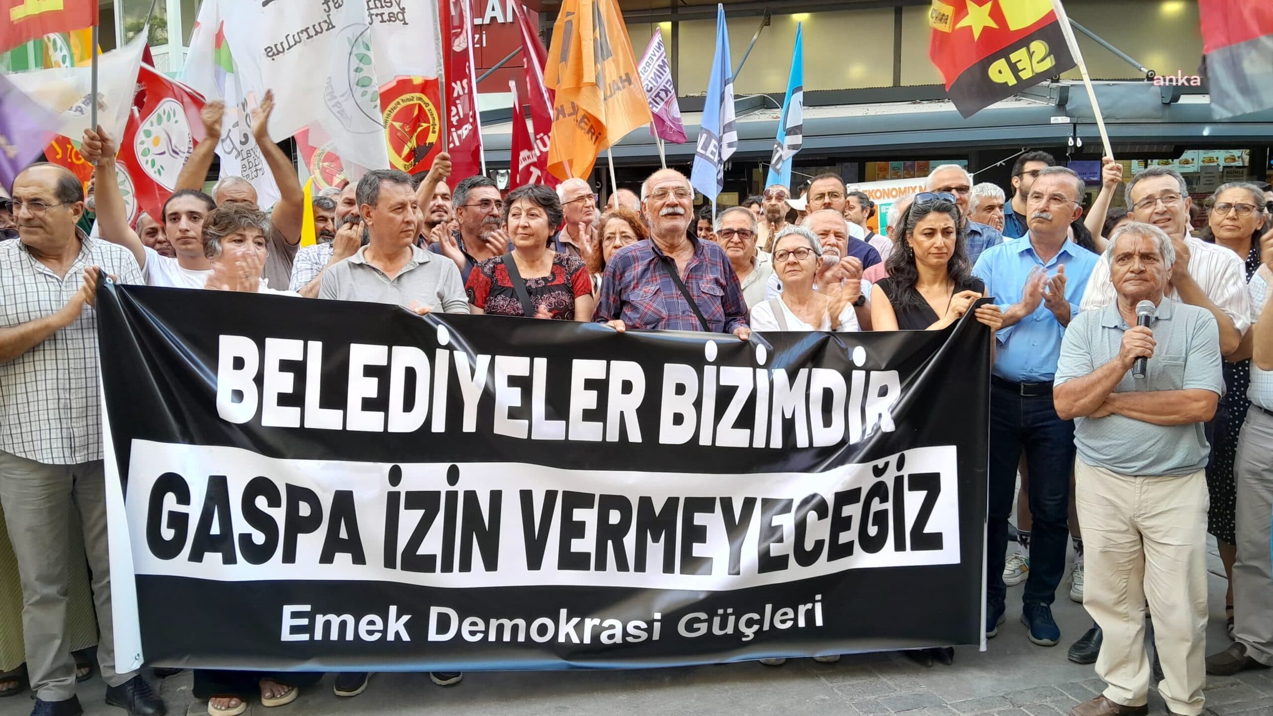 Hakkari’de protestolar devam ediyor: ‘Kayyım, AKP şiddetinin vesikasıdır’