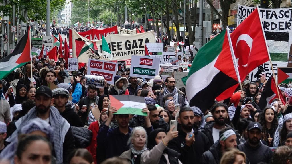 Melbourne’de binlerce kişi Gazze’de yaşanan zulümleri protesto etti