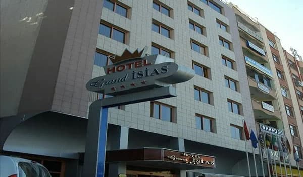 AKP’li iş adamına ait: Grand İsias otelinin enkazından çıkarılan ölü sayısı 60’ı aştı