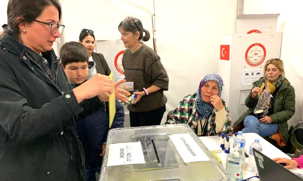 Cumhurbaşkanlık 2.tur oy verme işlemine büyük ilgi: Sydney ve Melbourne’de uzun kuyruklar oluştu