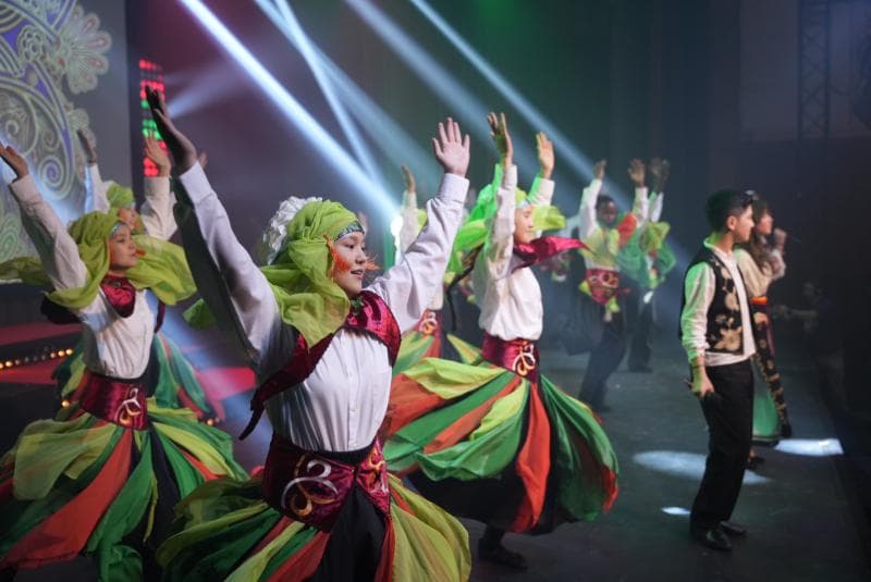 IFLC şöleni Avrupa heyecanı başladı: Şarkı yarışmasının birincisi Kazakistan’dan Timur Duissenbay