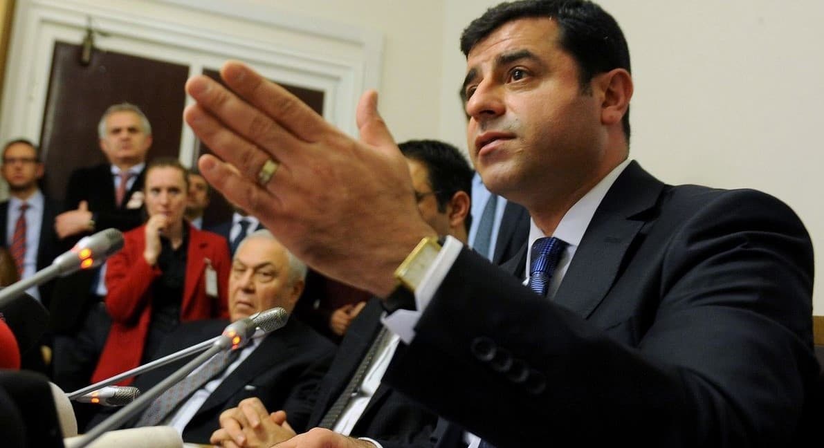 Demirtaş’a ‘onur kırıcı’ üst arama dayatması: Görüşlere çıkmama kararı aldı
