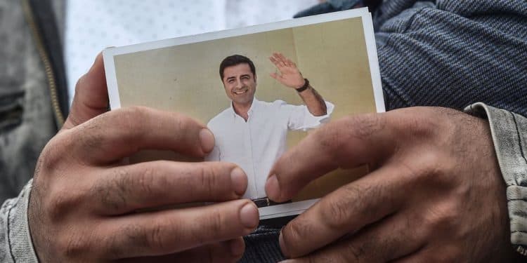 Demirtaş’tan Erdoğan’a ‘Van’ çağrısı: Cumhurbaşkanı olarak ‘dur’ deyin