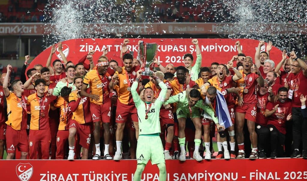 Trabzonspor’u farklı yenen Galatasaray, 19. kez Türkiye Kupası şampiyonu oldu