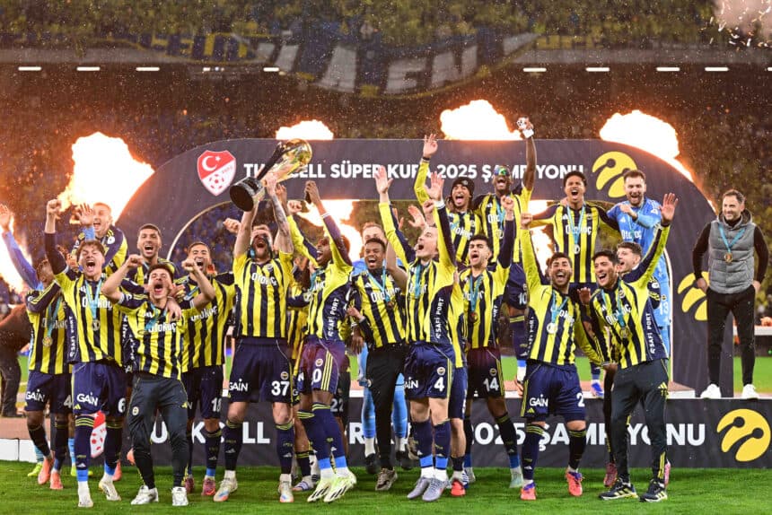 Süper Kupa, Sarı-lacivert şampiyon: Fenerbahçe Galatasaray’ı 2-0 mağlup etti