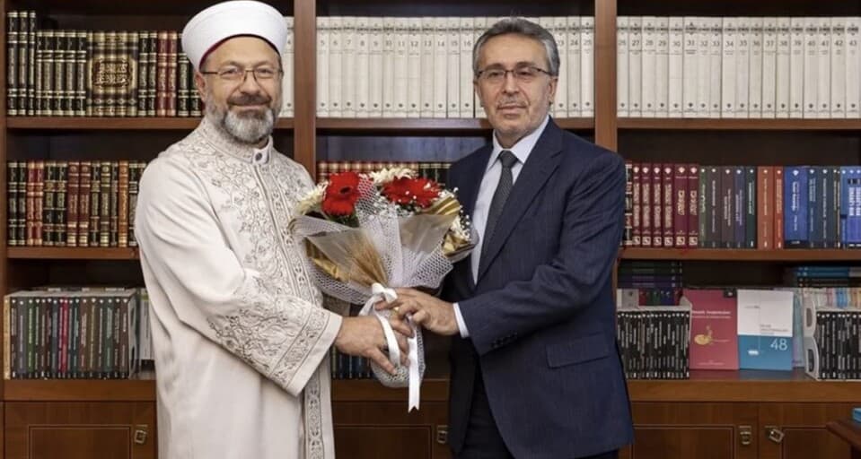Erdoğan rejiminin ülkedeki adaleti: Diyanet’te 4 koltuk, 5 maaş