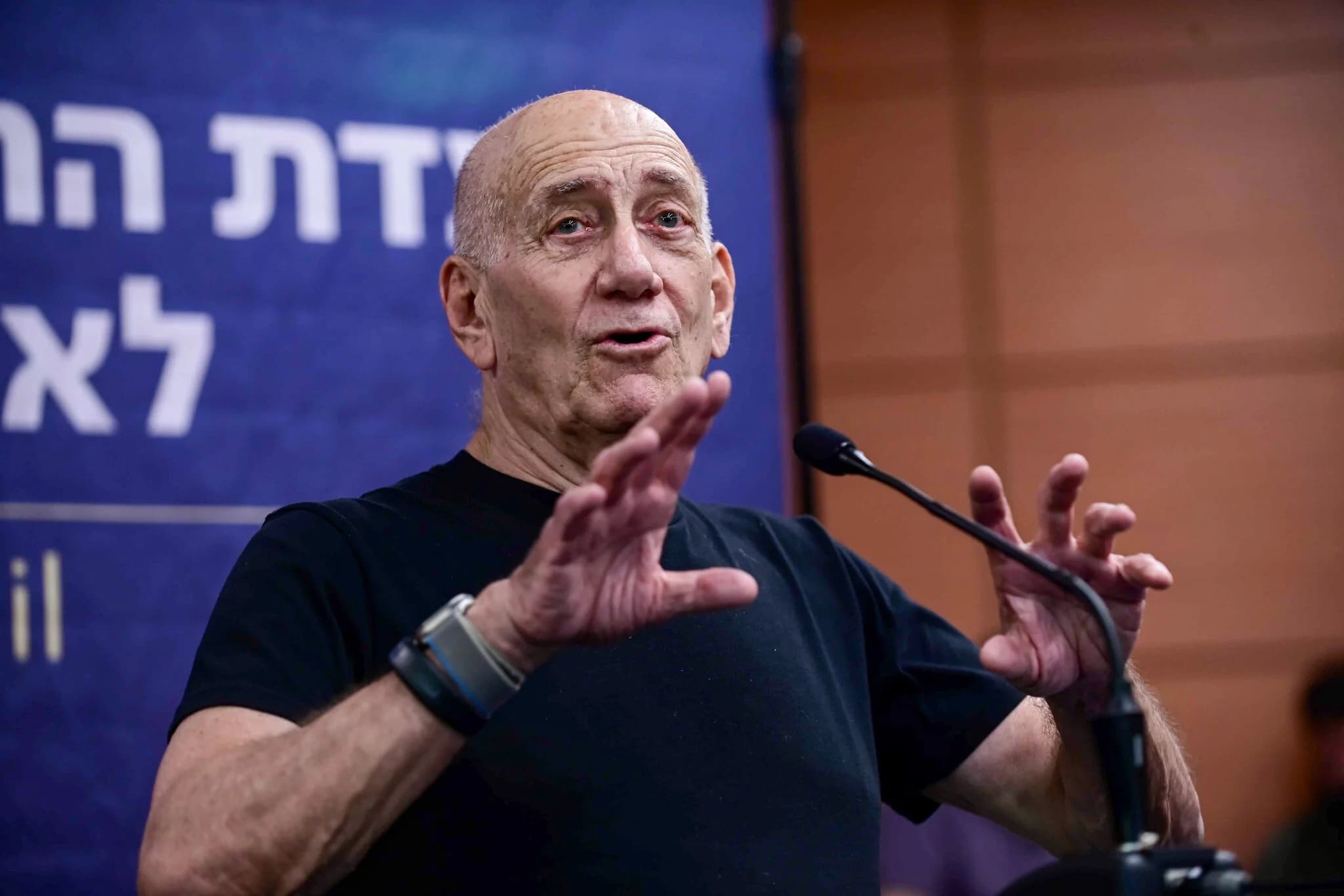 Eski İsrail Başbakanı Ehud Olmert: “İsrail Gazze’de savaş suçları işliyor”
