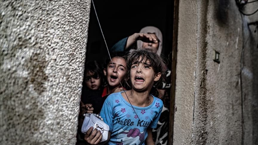 İsrail’in Gazze’de soykırmı sürüyor: İngiltere ticari ilişkilerini askıya aldı, büyükelçisini geri çağırdı.
