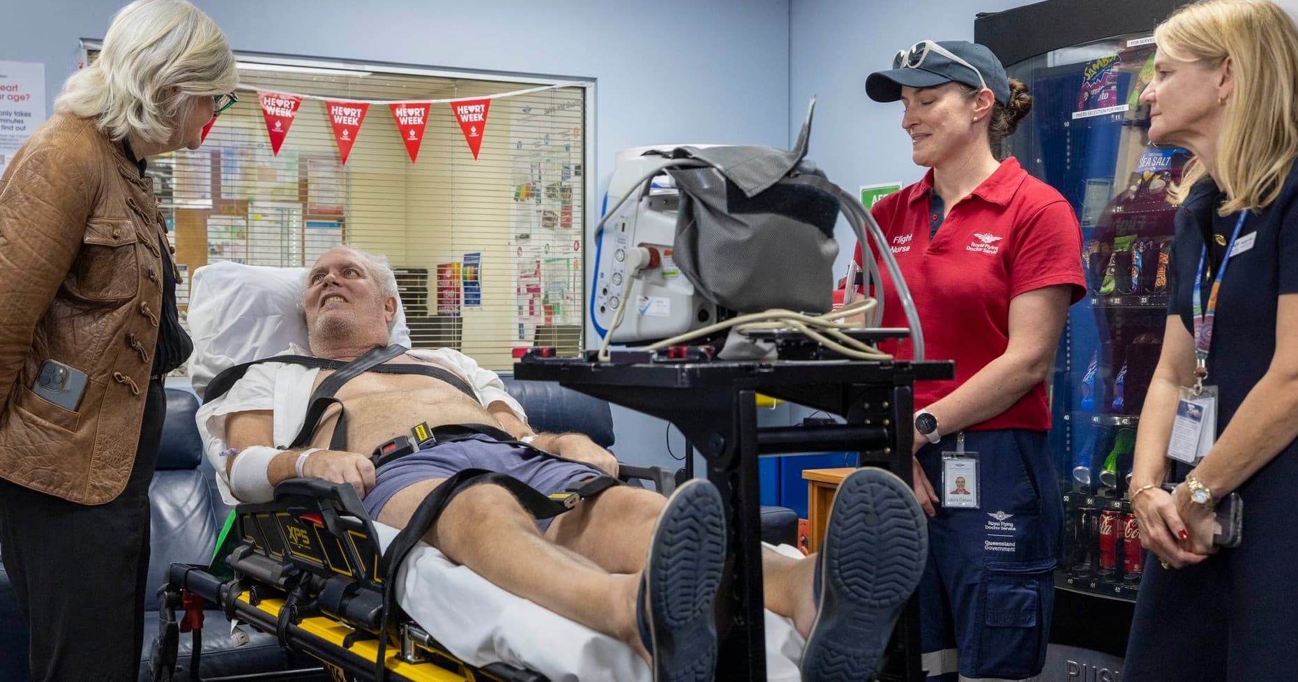 Genel Vali Mostyn’den Hava Ambulans Servisi Brisbane Üssü’nü ziyaret