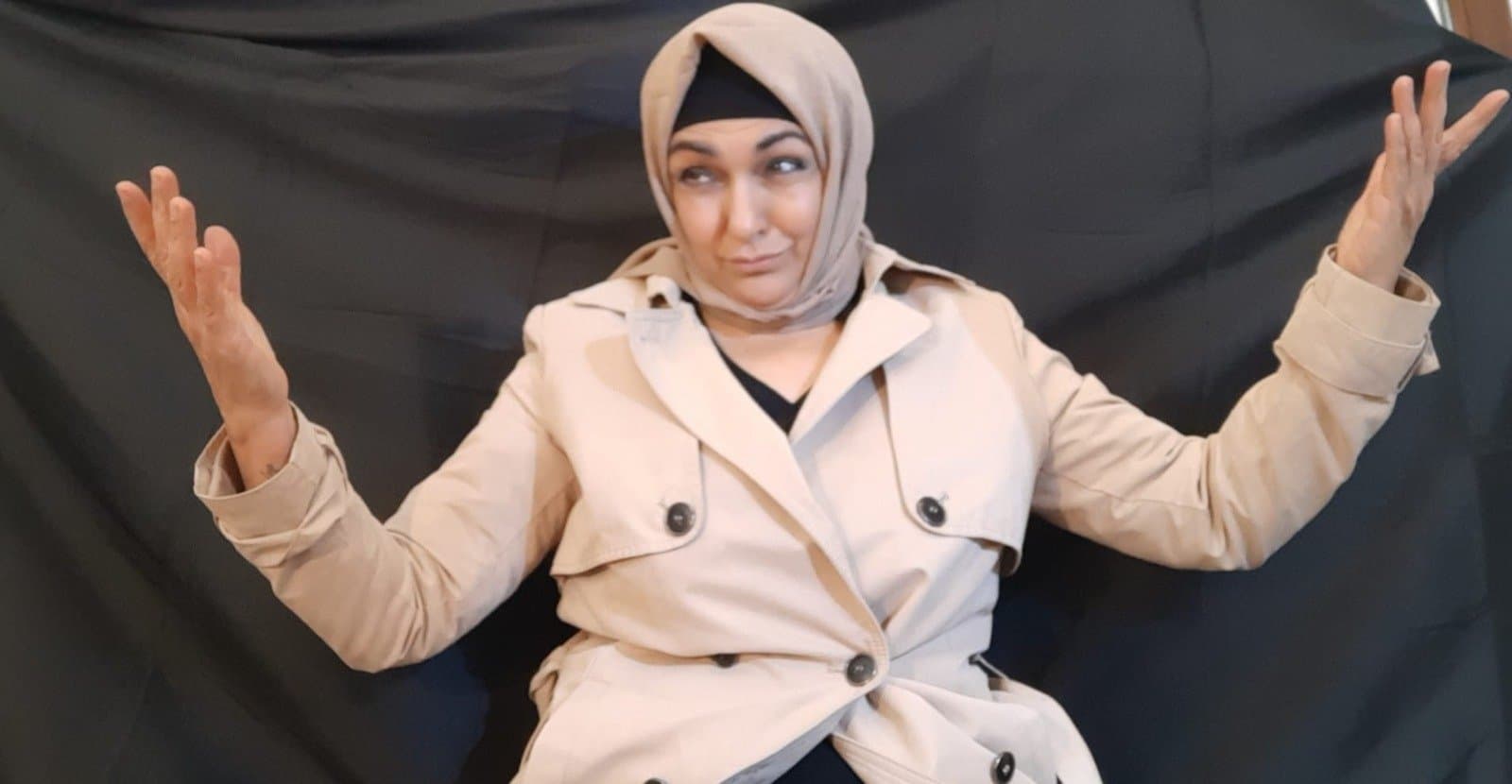 Hilal Nesin’in tiyatro oyunu ‘Saç Ayağı’ Paris’te ilk kez izleyiciyle buluştu